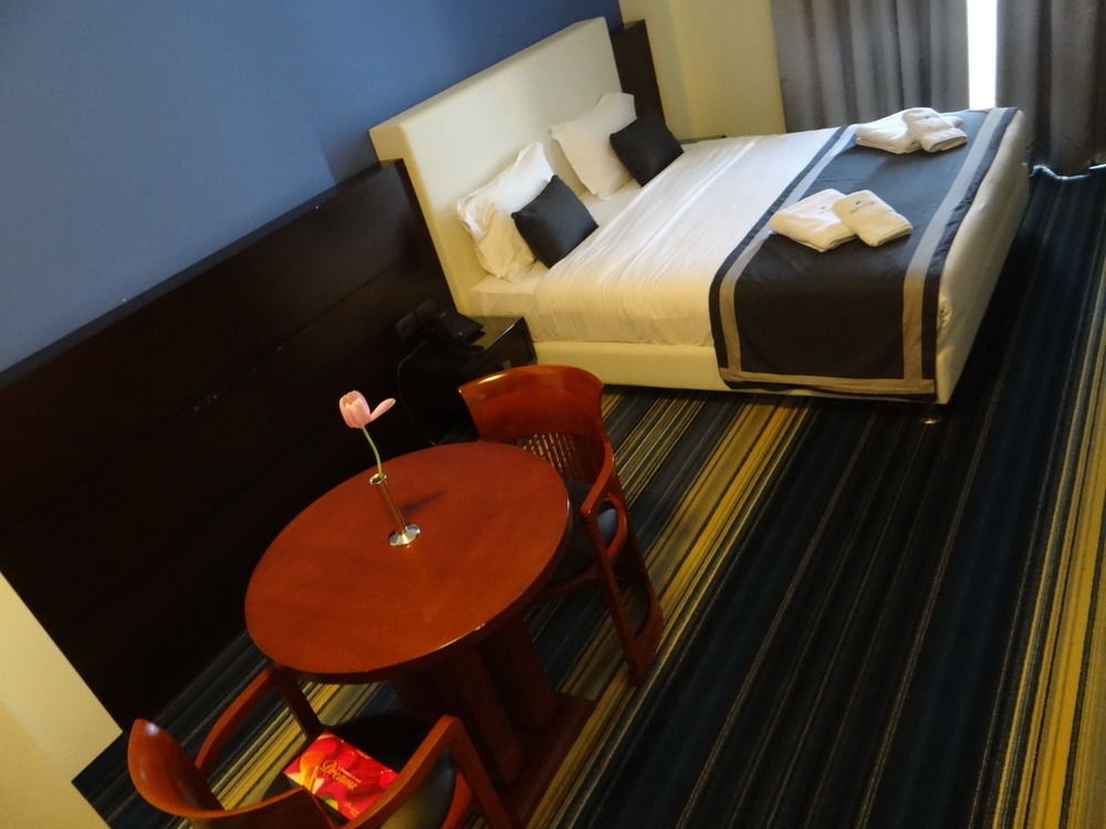 Monte Mare Hotel Jounieh Bagian luar foto