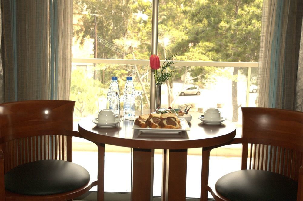 Monte Mare Hotel Jounieh Bagian luar foto